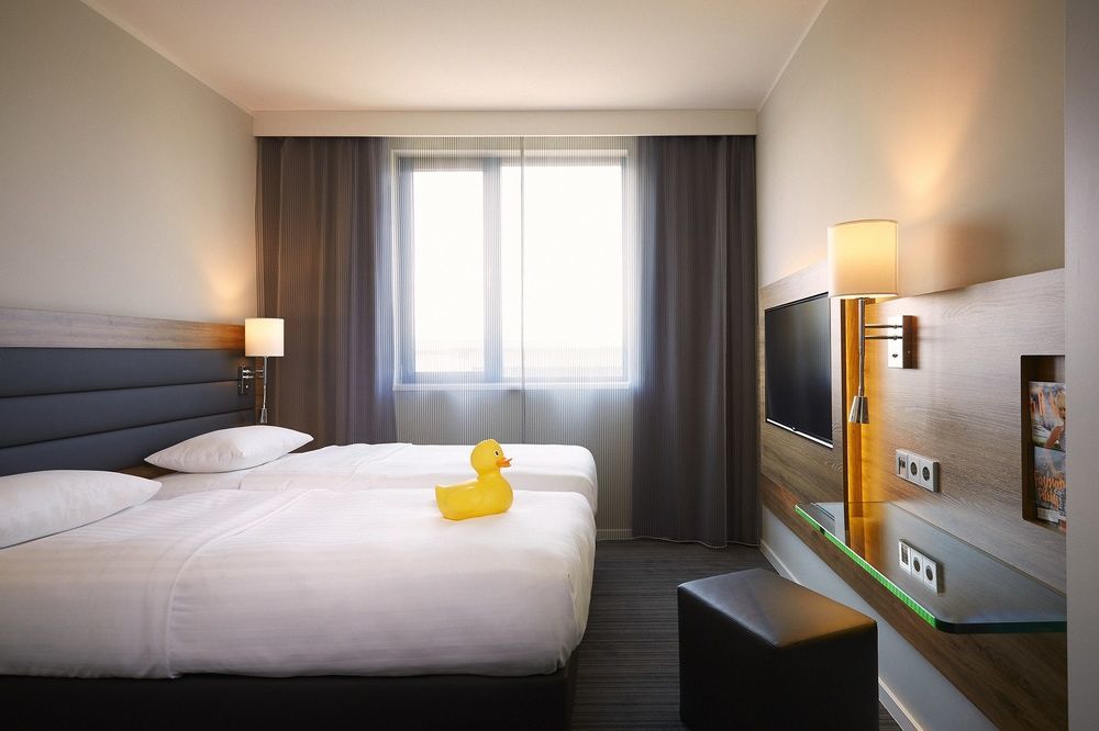 Moxy Stuttgart Airport/messe 3*