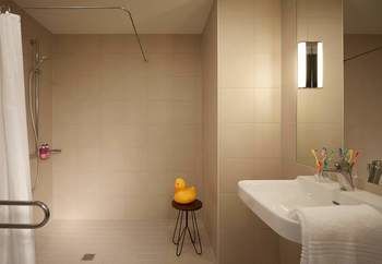 Hotel Moxy Stuttgart Airport/messe 3*