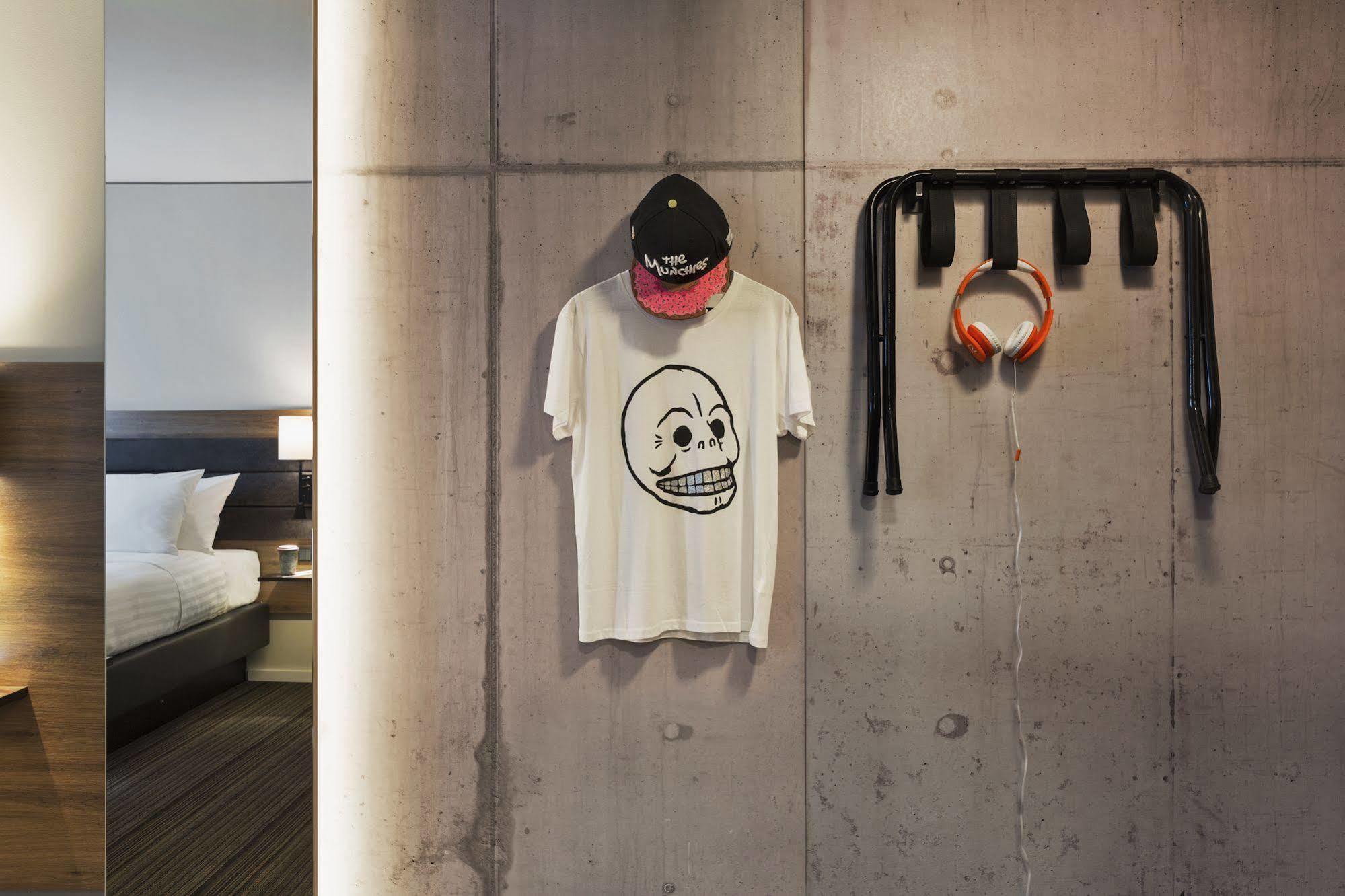 Moxy Stuttgart Airport/messe 3*