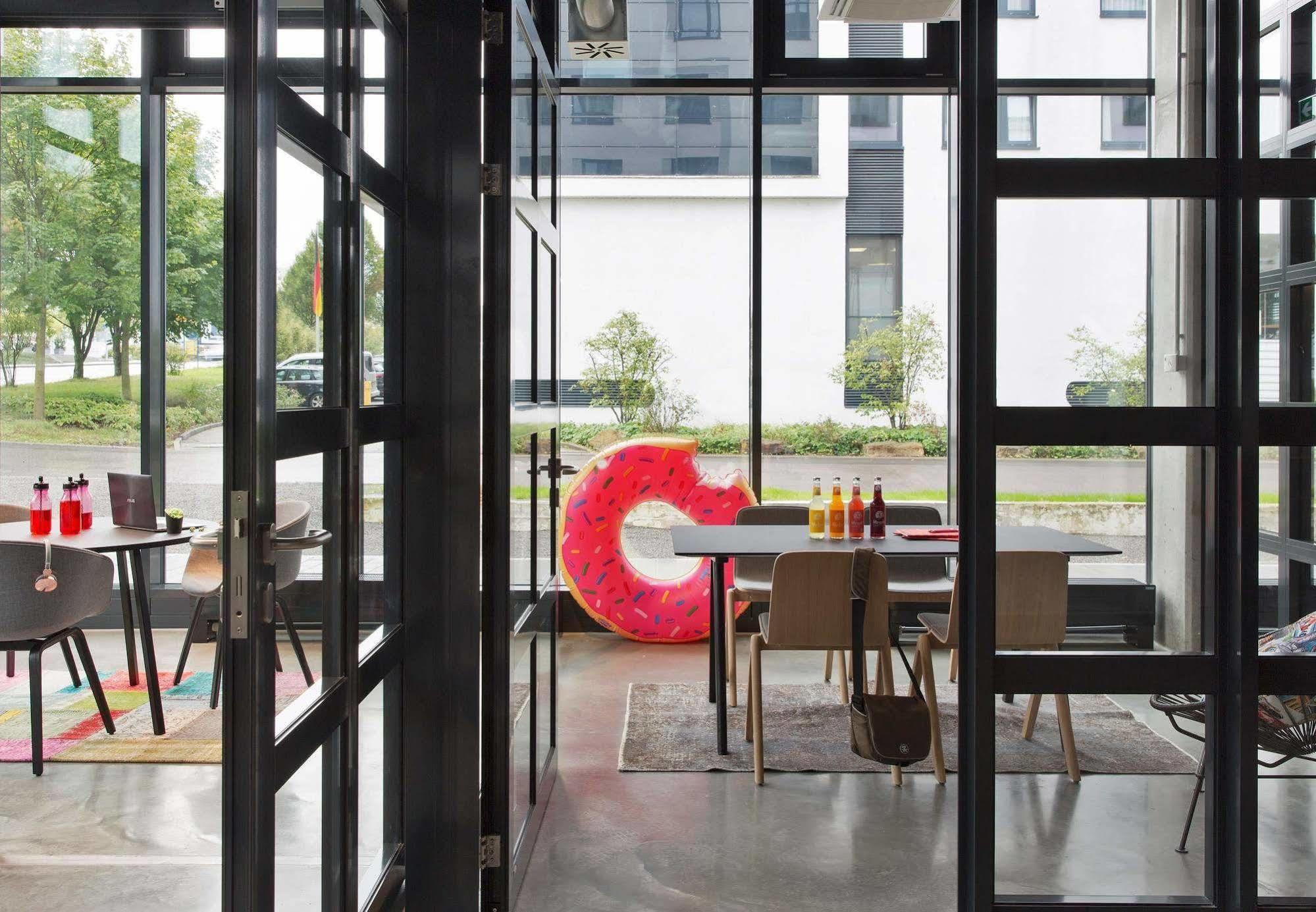 Hotel Moxy Stuttgart Airport/messe